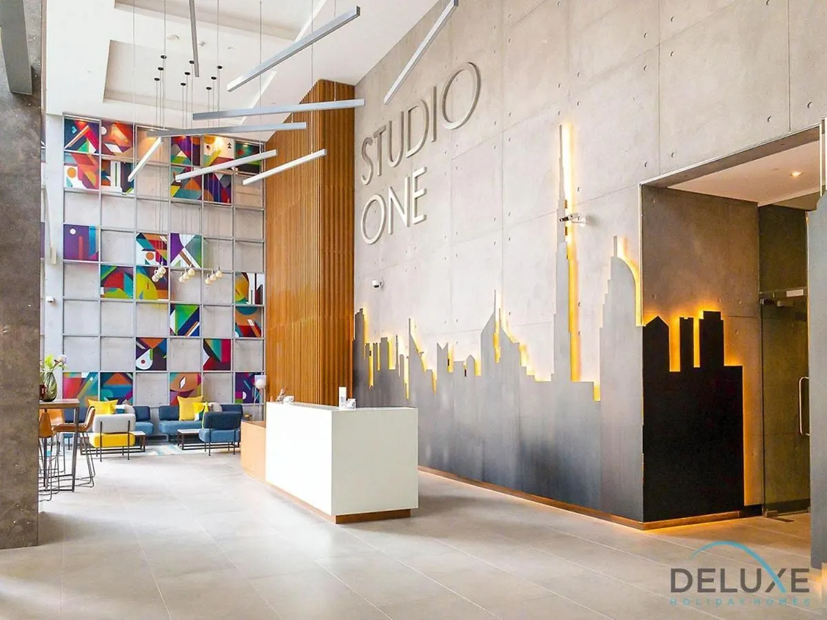 Lush Studio In Studio One Dubai Marina By Deluxe Holiday Homes איחוד האמירויות הערביות