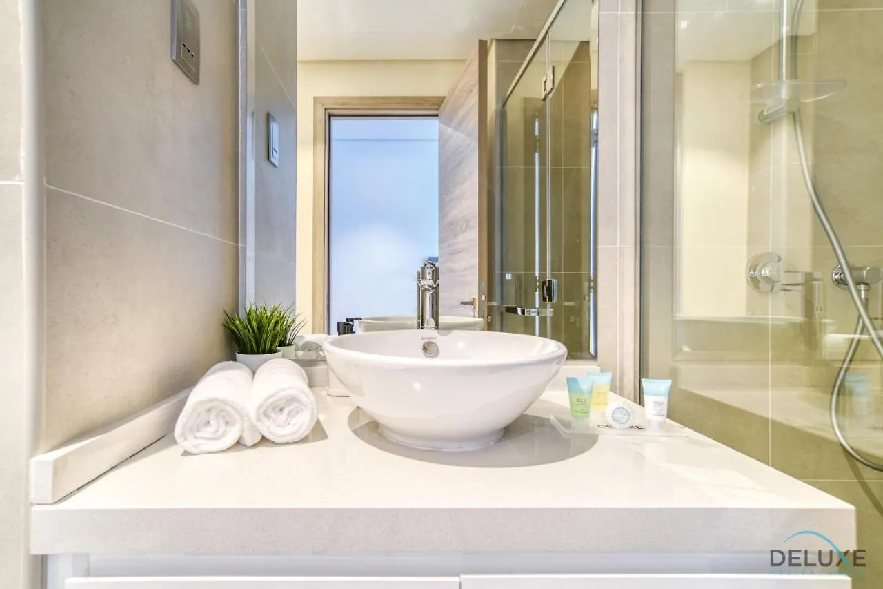 Apartment Lush Studio In Studio One Dubai Marina By Deluxe Holiday Homes